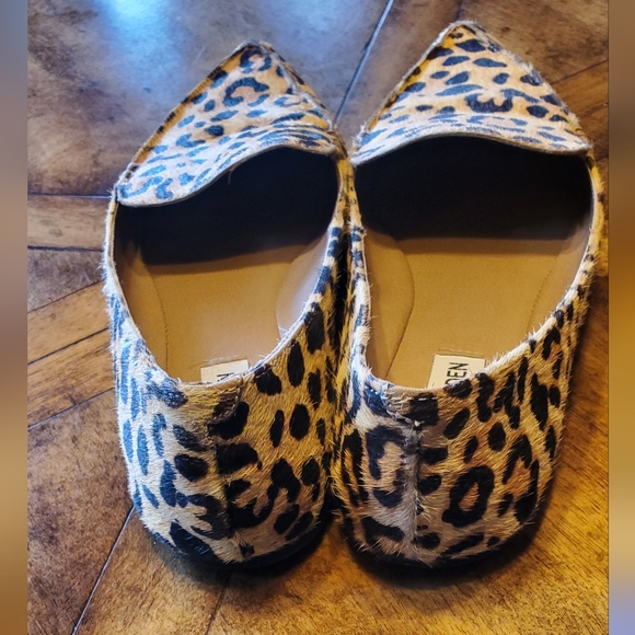 Steve Madden leopard print calf hair pointy toe flat. Sz 8 - Picture 2 of 5